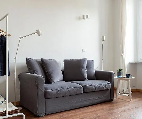 A Quiet Sunny In Apartamento Verbania